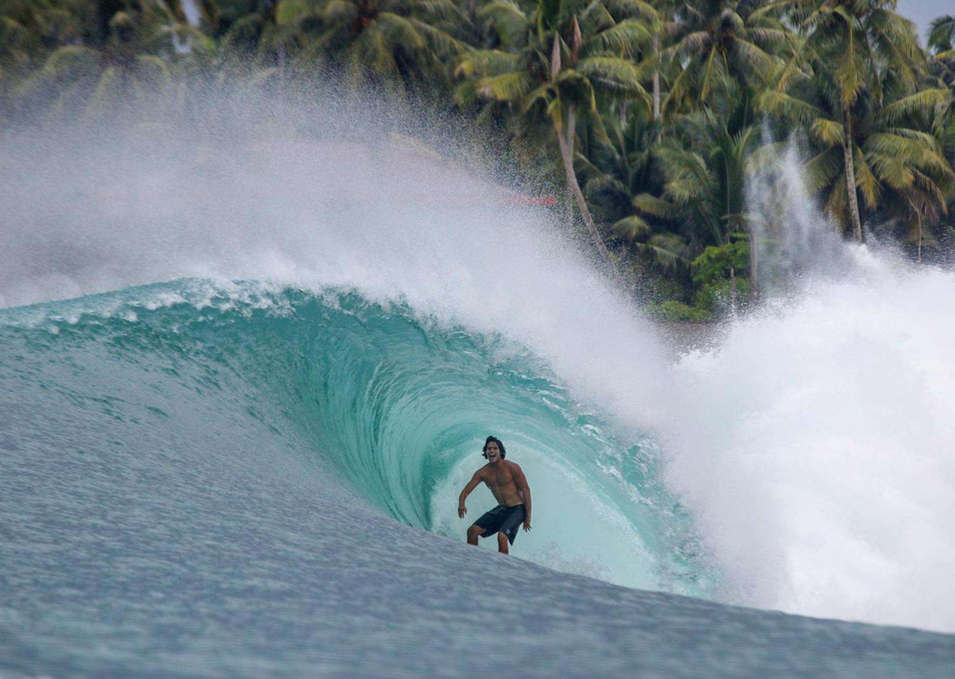 Oseda Nias Surf House Hotel Hilibotodane Luaran gambar