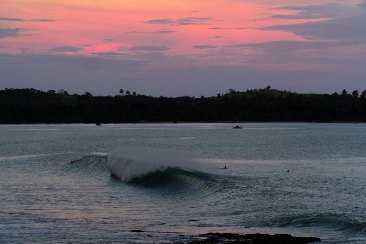 Oseda Nias Surf House Hotel Hilibotodane Luaran gambar