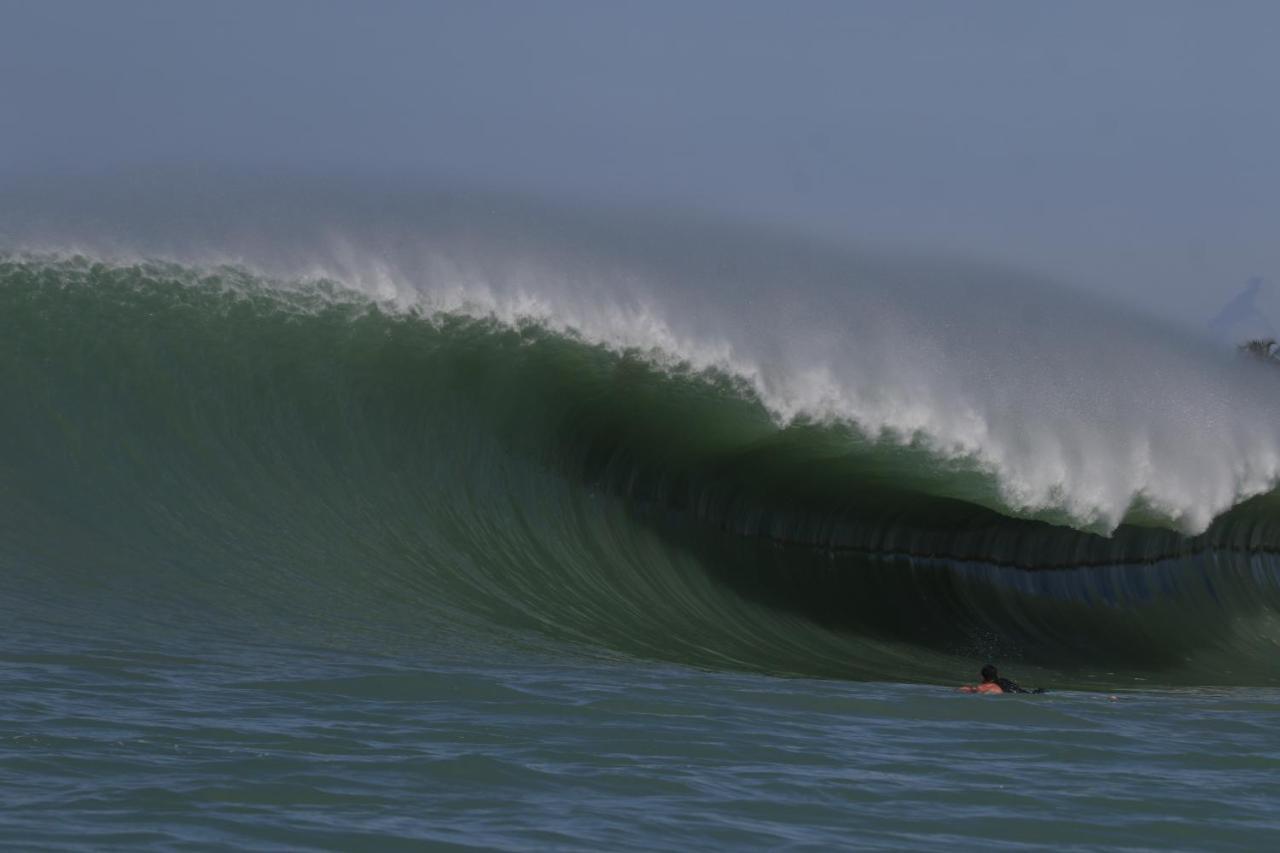 Oseda Nias Surf House Hotel Hilibotodane Luaran gambar