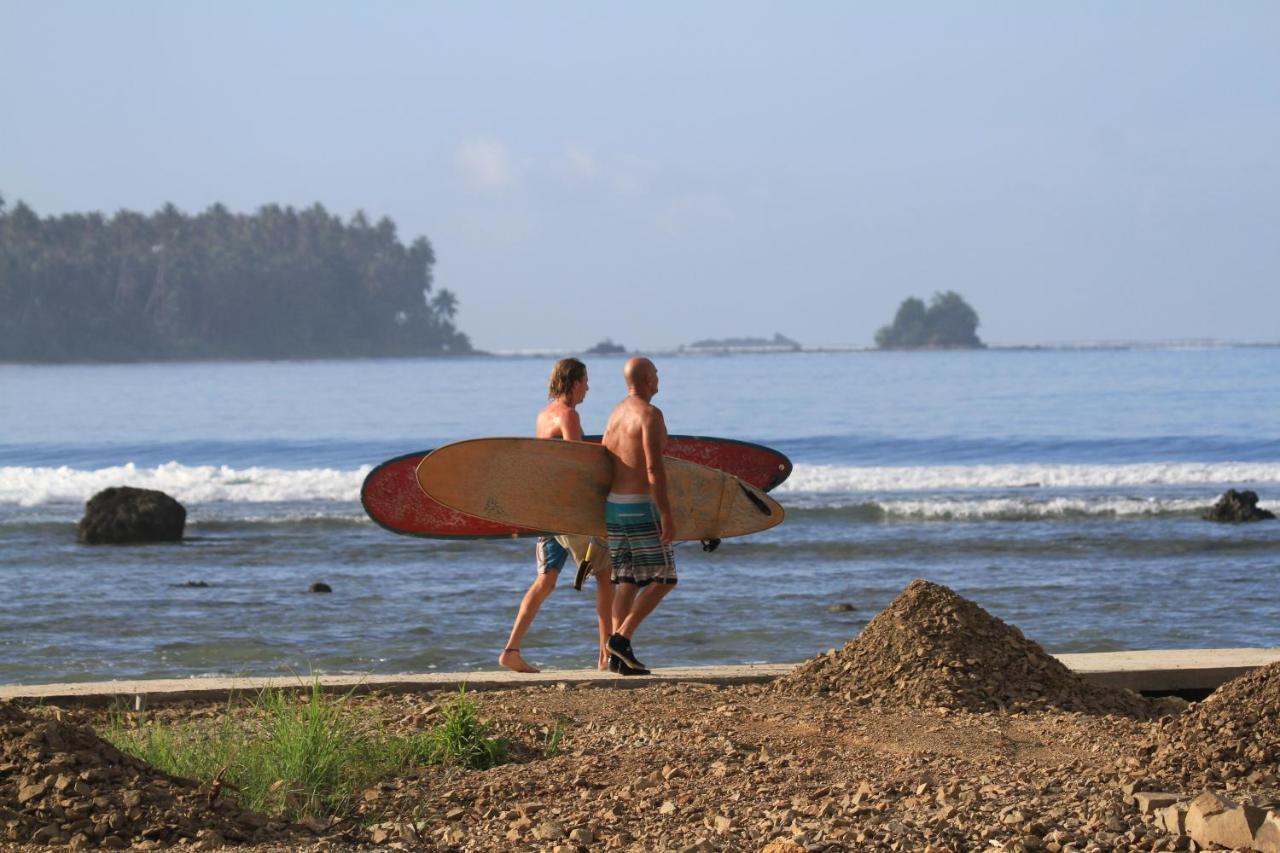 Oseda Nias Surf House Hotel Hilibotodane Luaran gambar